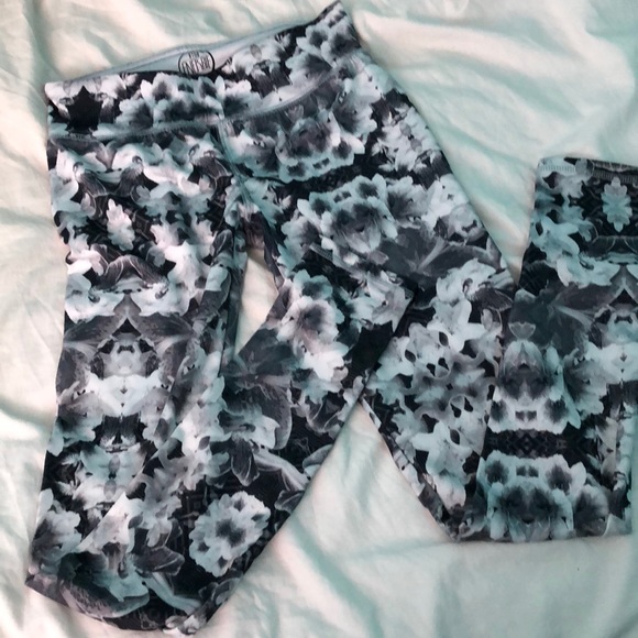 high energie Pants - Floral yoga pants legging Geometric